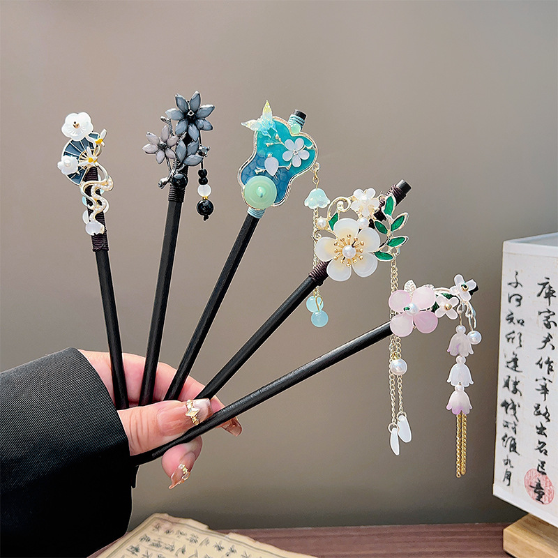 Hair Fork Stick - Klasyczna szpilka do włosów z frędzlami,